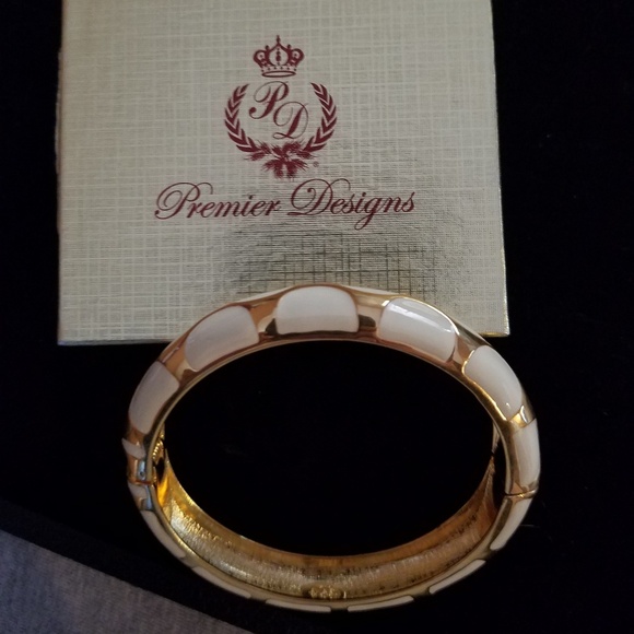 Bangle - Picture 3 of 3